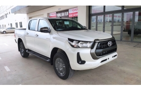 TOYOTA HILUX 2.4AT