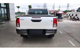 TOYOTA HILUX 2.4AT