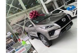 TOYOTA FORTUNER 2.4 MT NEW